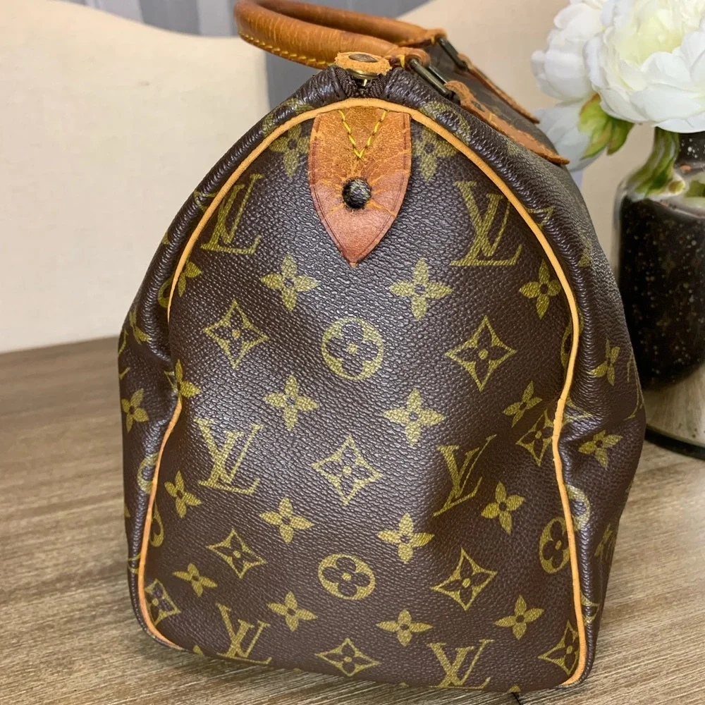 Authentic Louis Vuitton Speedy 30 in Mono - Picture 3 of 17